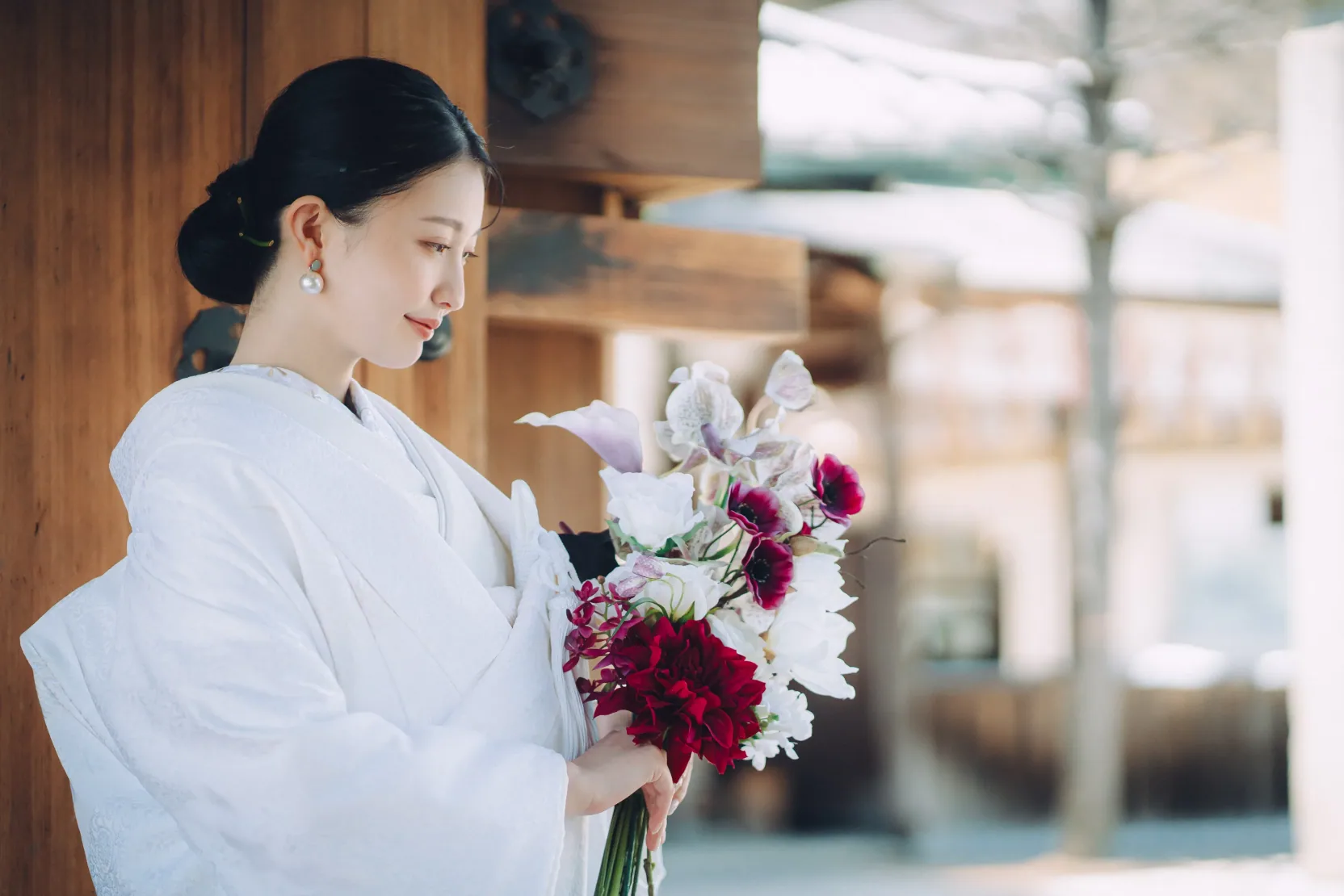 播磨国総社の本殿で執り行われる神前結婚式